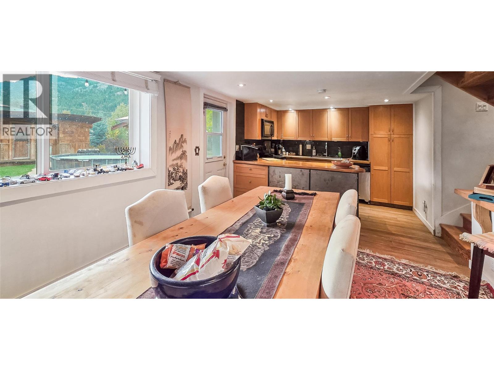 468 Sixth Avenue, Midway - Image 1