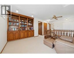 Bedroom - 220 Hawkview Manor Circle Nw, Calgary, AB T3G3E5 Photo 16