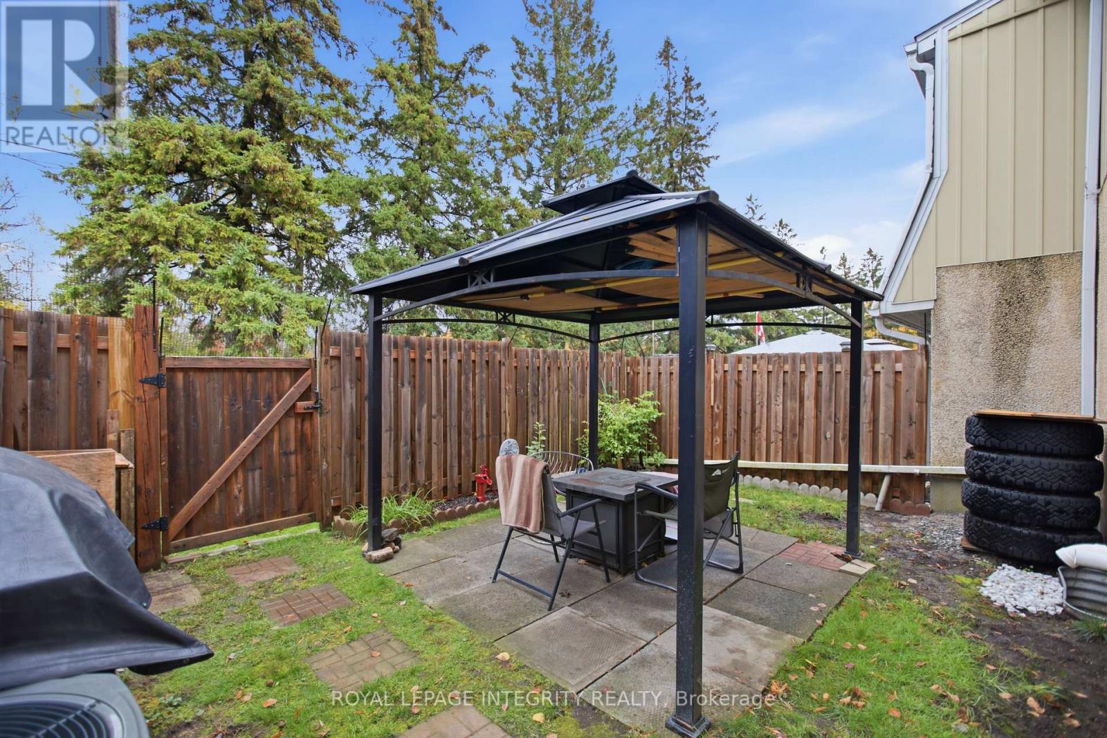 1544D BEAVERPOND DRIVE - 23