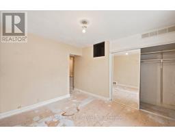 12 Khedive Avenue, Toronto, ON M6A2G2 Photo 18