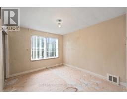 12 Khedive Avenue, Toronto, ON M6A2G2 Photo 16