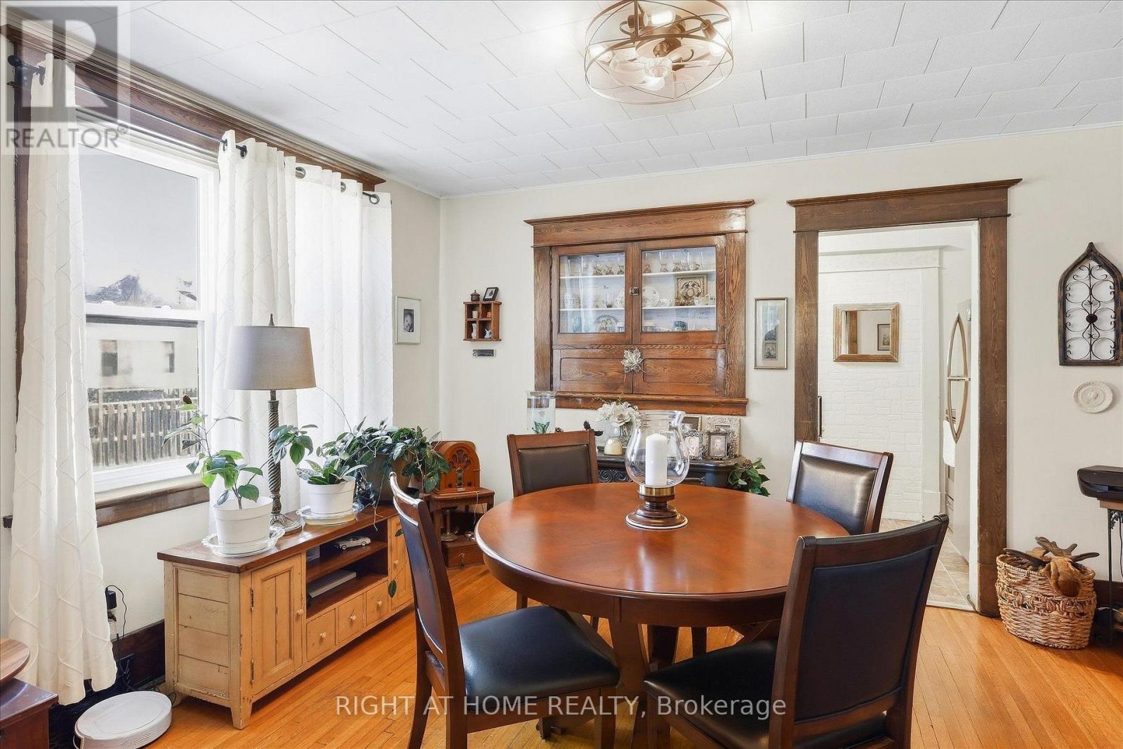 33 MELBOURNE Street West, Kawartha Lakes, ON photo 10