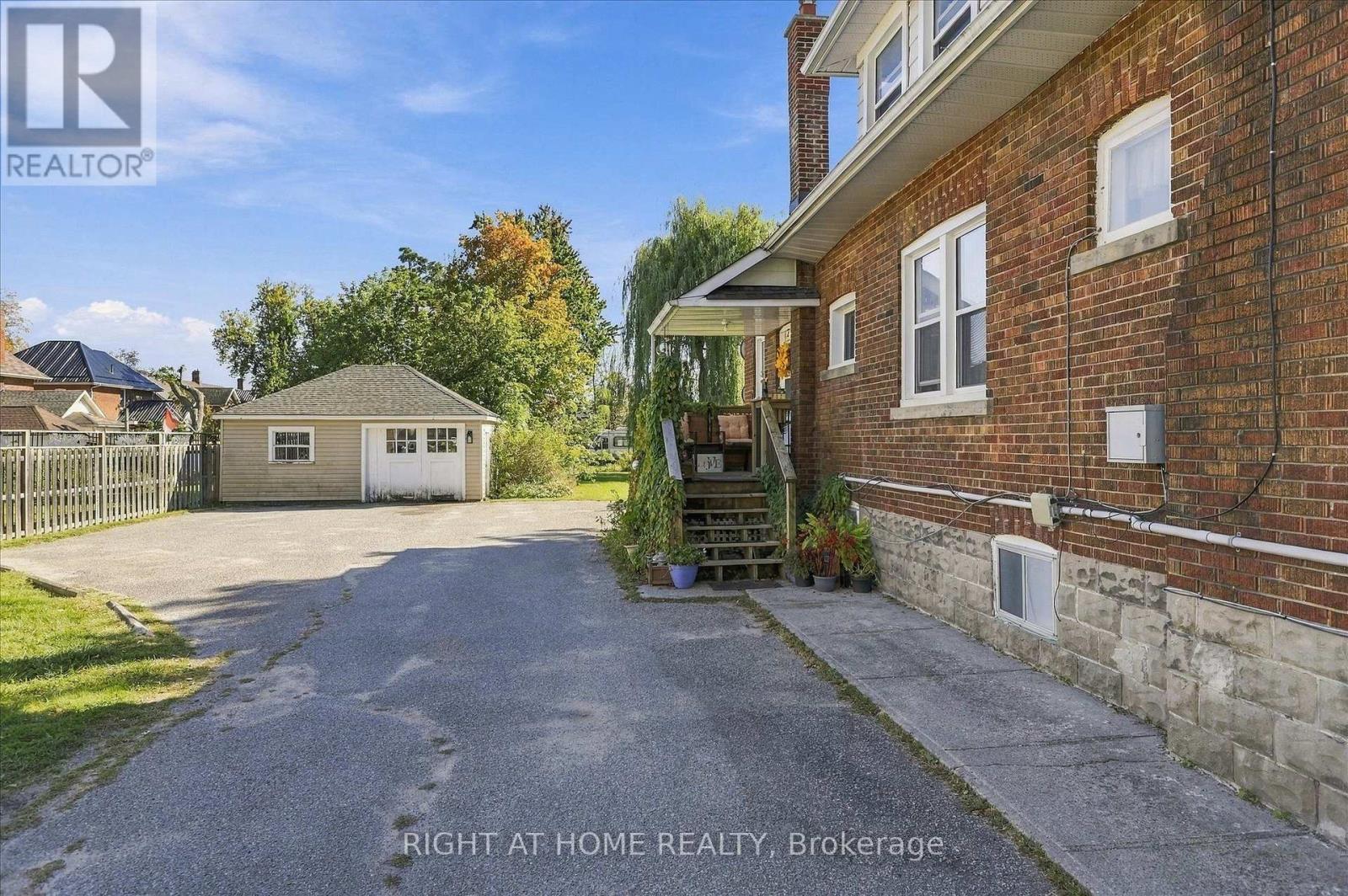 33 MELBOURNE Street West, Kawartha Lakes, ON photo 18