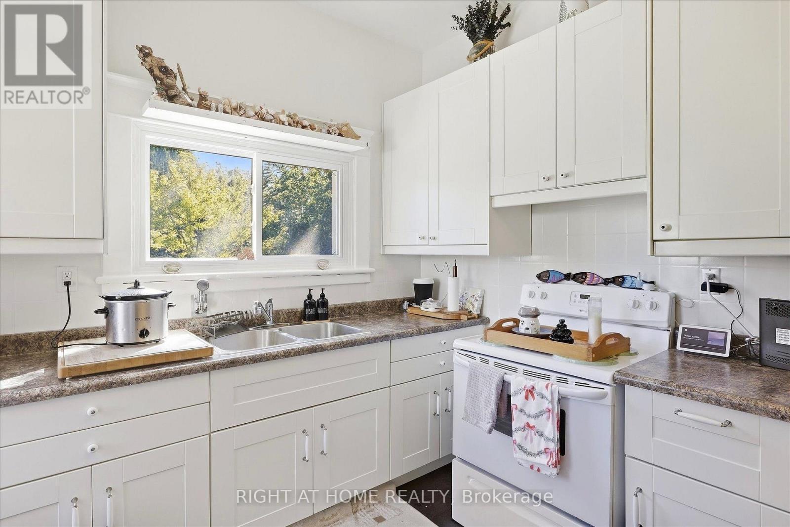 33 MELBOURNE Street West, Kawartha Lakes, ON photo 21