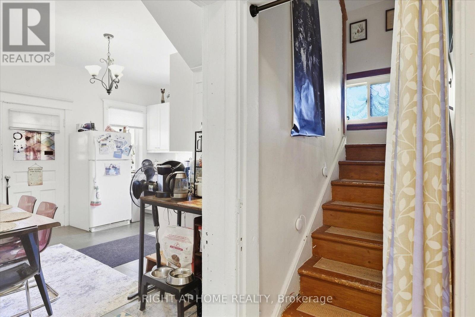 33 MELBOURNE Street West, Kawartha Lakes, ON photo 23