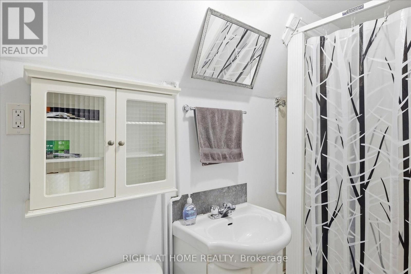 33 MELBOURNE Street West, Kawartha Lakes, ON photo 36