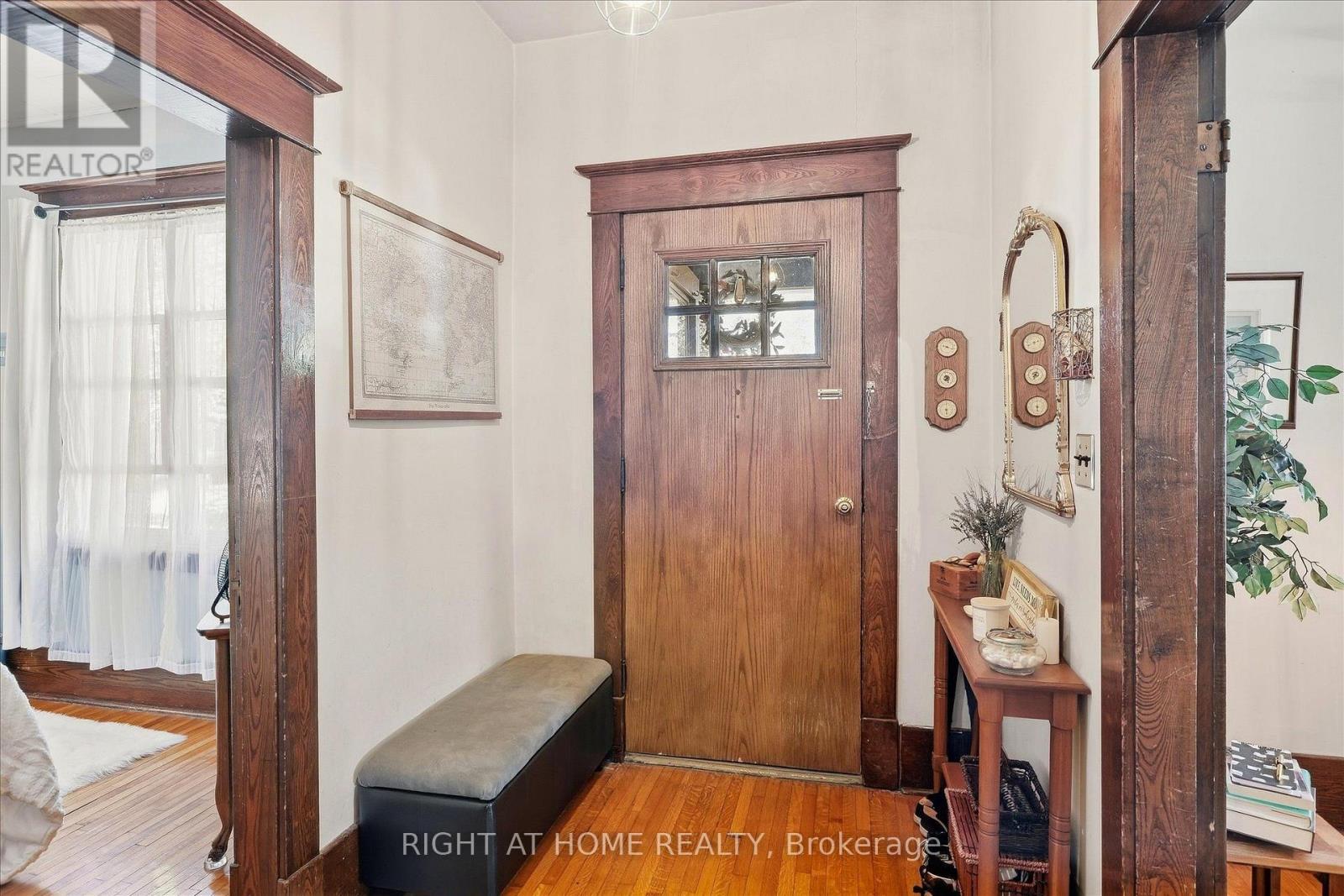 33 MELBOURNE Street West, Kawartha Lakes, ON photo 6