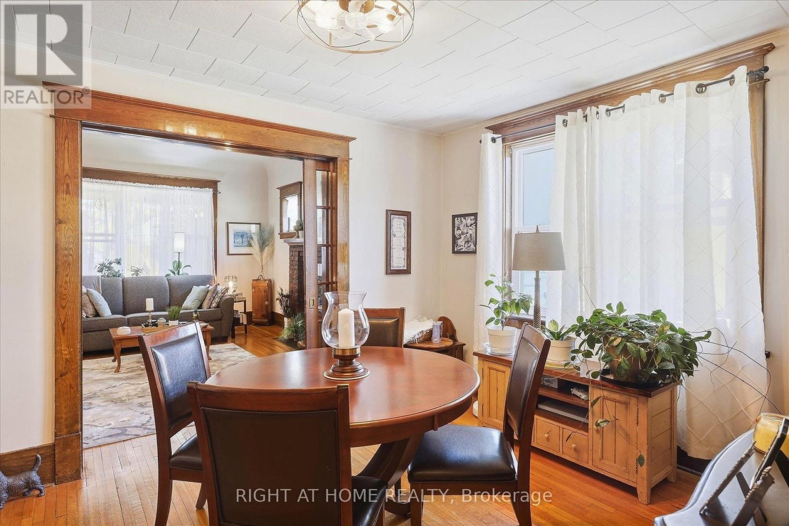 33 MELBOURNE Street West, Kawartha Lakes, ON photo 9