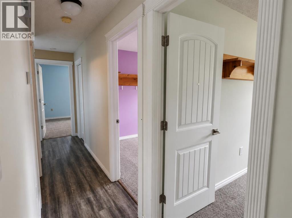 5919 53 Avenue - 8