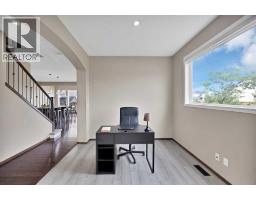 Primary Bedroom - 799 New Brighton Drive Se, Calgary, AB T2Z1A1 Photo 7