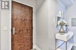 763 BAY STREET, Toronto (Bay Street Corridor) — photo 3