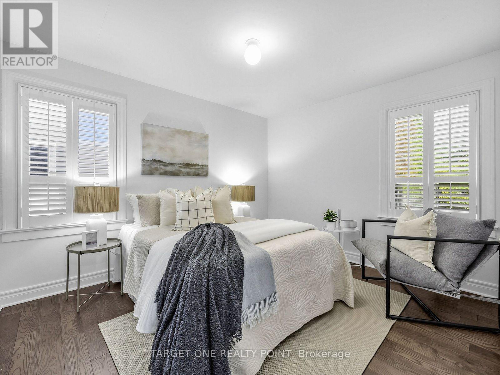 75 GRADWELL DRIVE - 18