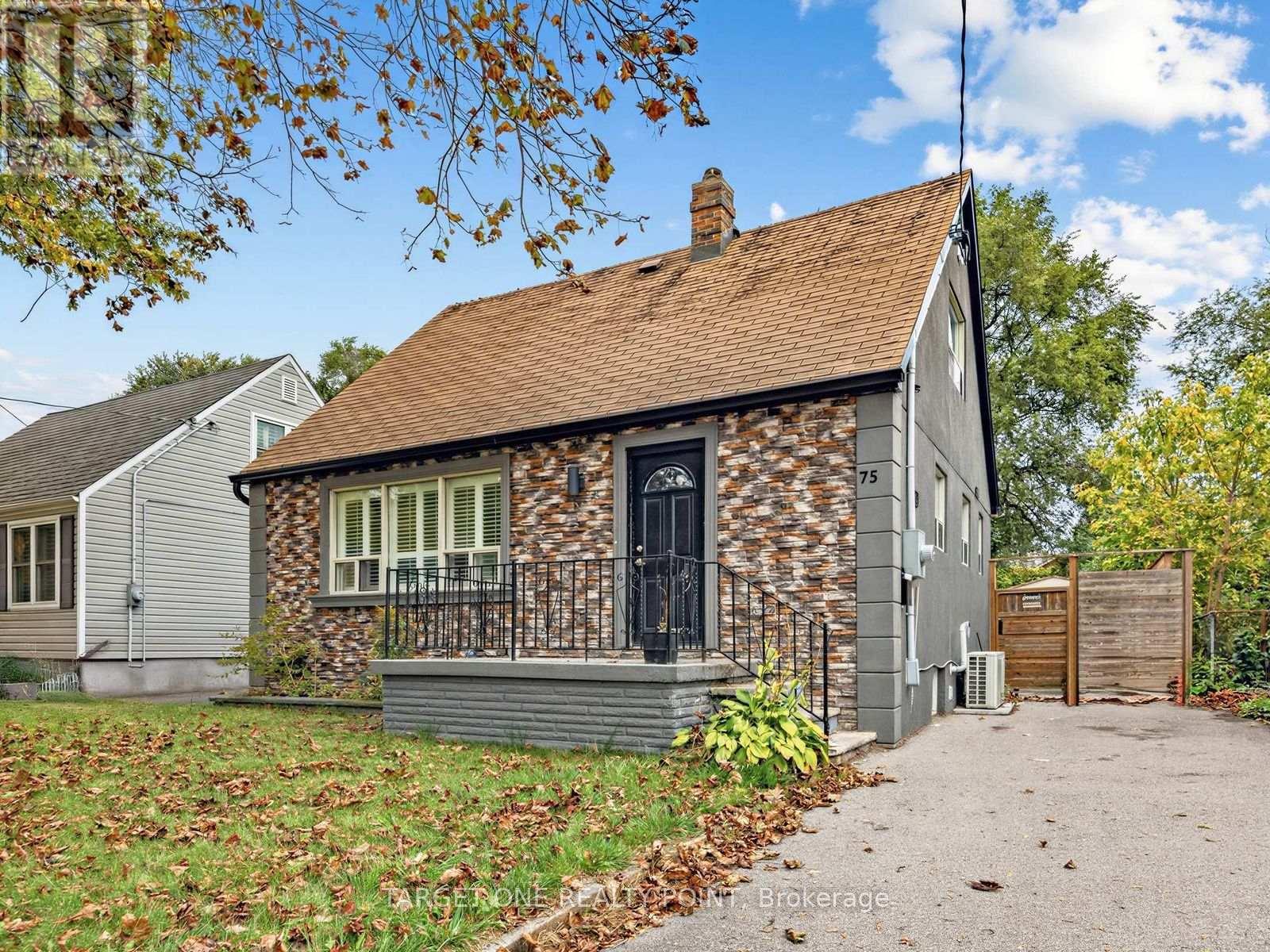 75 Gradwell Drive, Toronto, ON photo 2