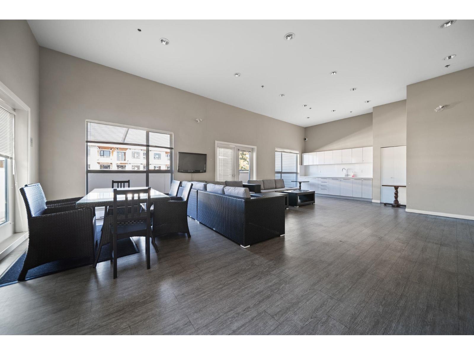 Photo of 303 13768 108 AVENUE 38
