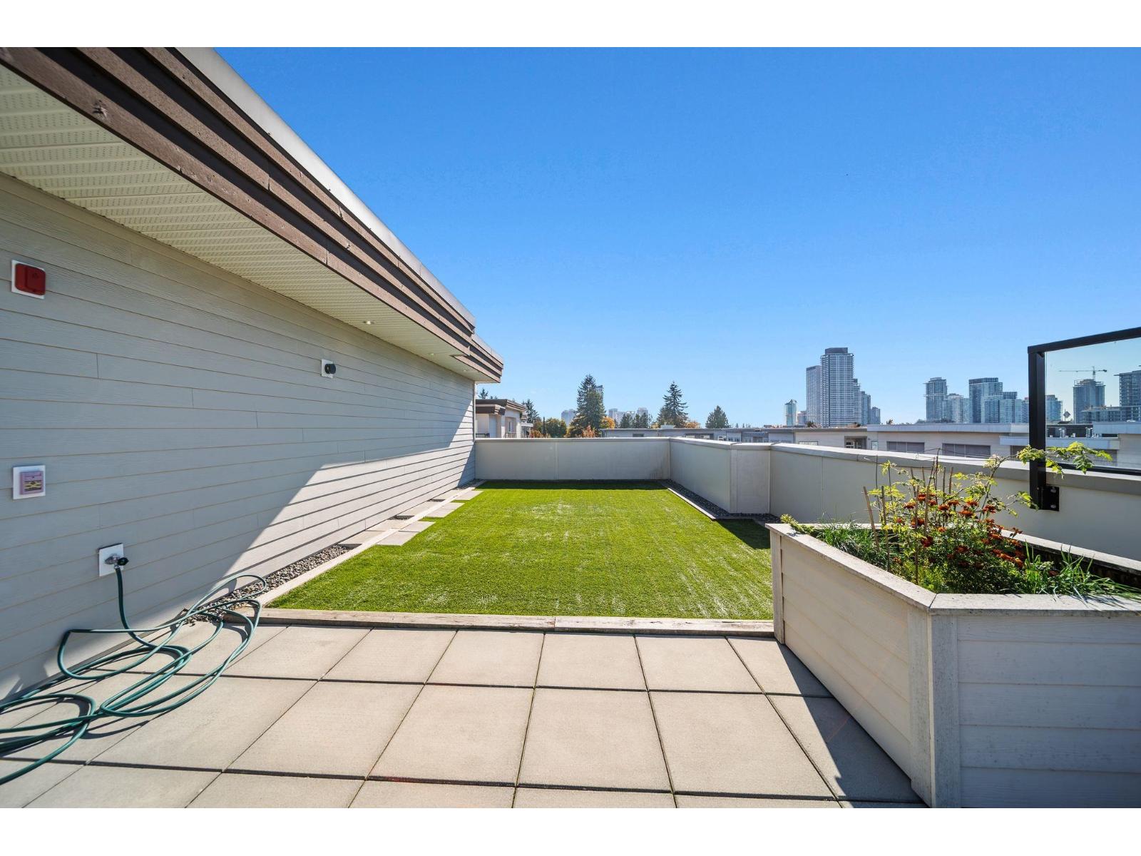 Photo of 303 13768 108 AVENUE 35