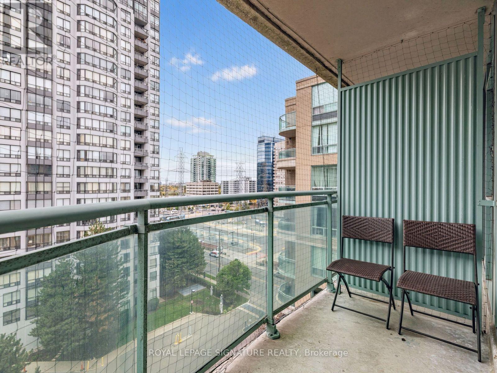 #1009 28 PEMBERTON AVENUE - 13