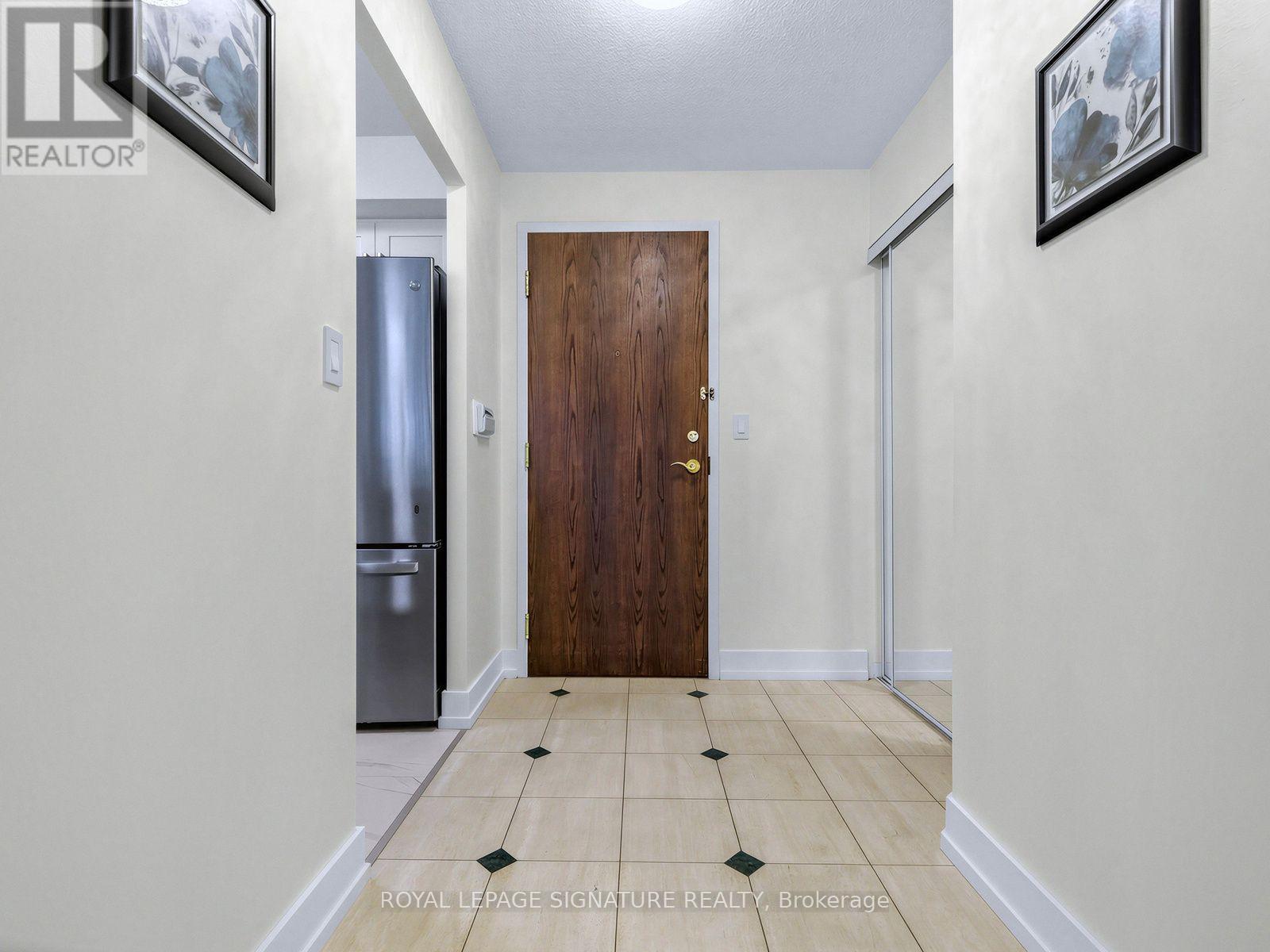 #1009 28 PEMBERTON AVENUE - 26