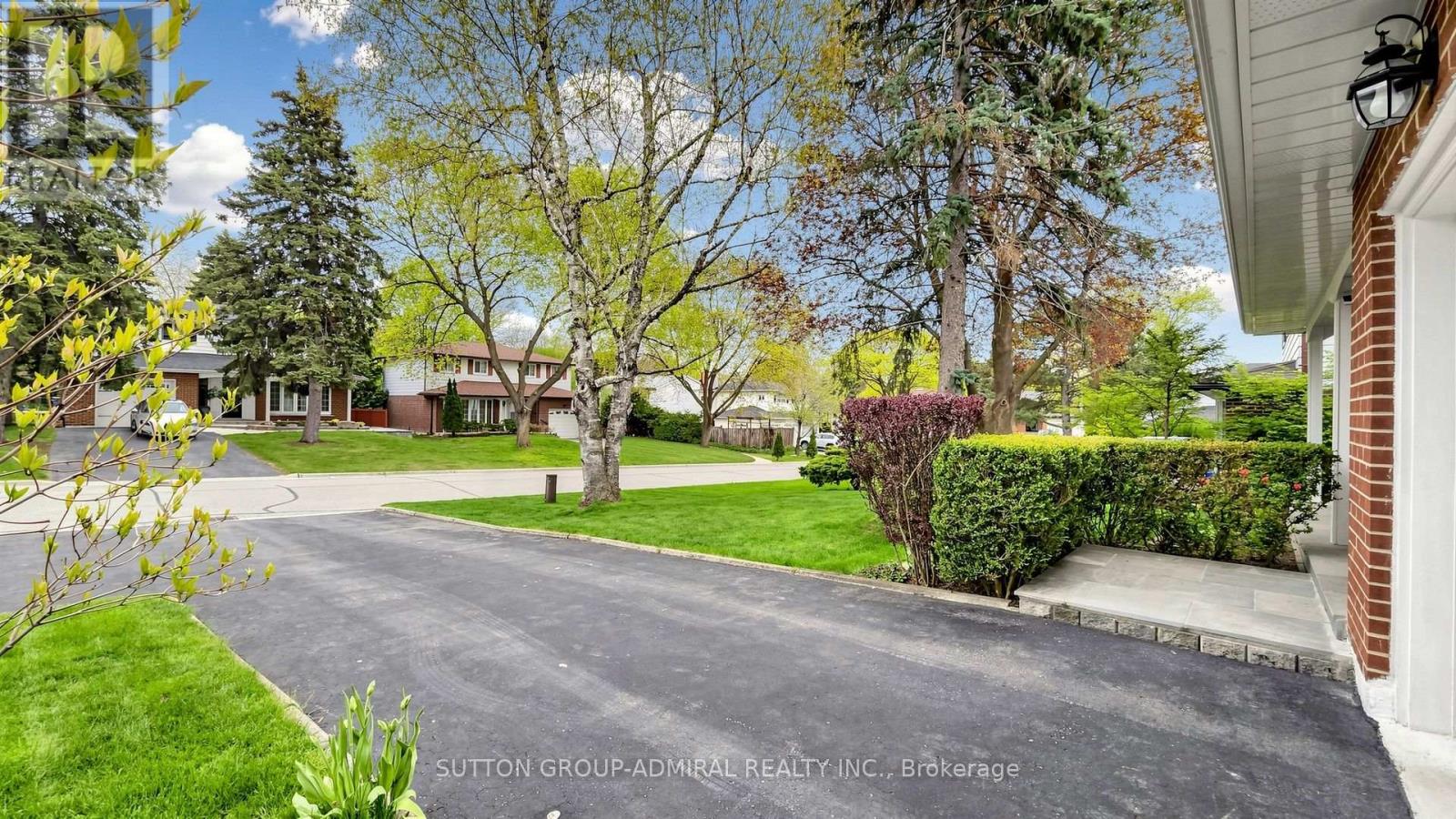 6 SHADY LANE CRESCENT, Markham (Royal Orchard) — photo 2