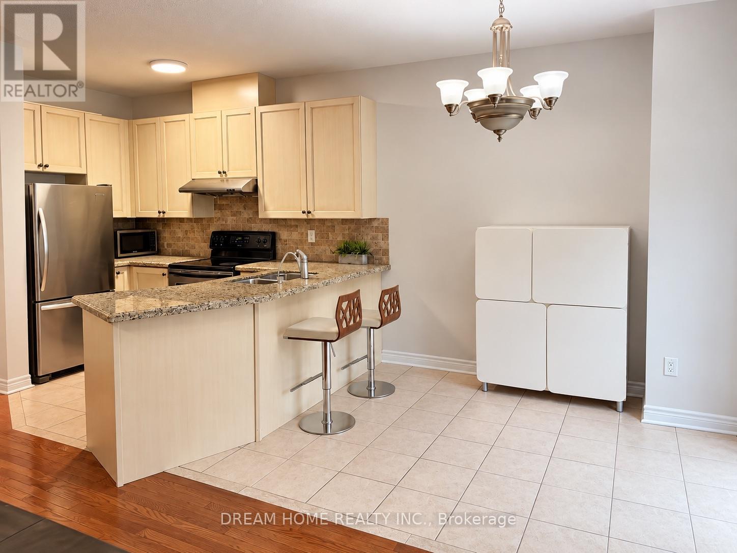 19 RUSTIC AVENUE, Richmond Hill (Rouge Woods) — photo 6