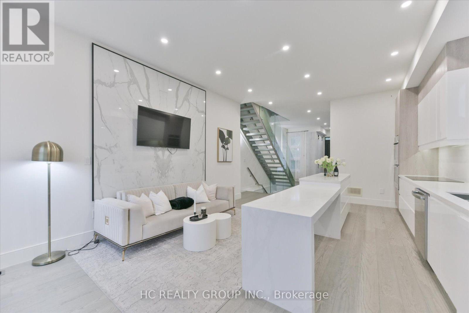 78 Greendale Avenue, Toronto, ON photo 13