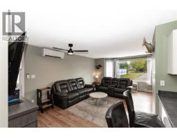 Ensuite - A 708 Erickson Rd, Campbell River, BC V9W5N9 Photo 7