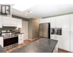 Kitchen - A 708 Erickson Rd, Campbell River, BC V9W5N9 Photo 11