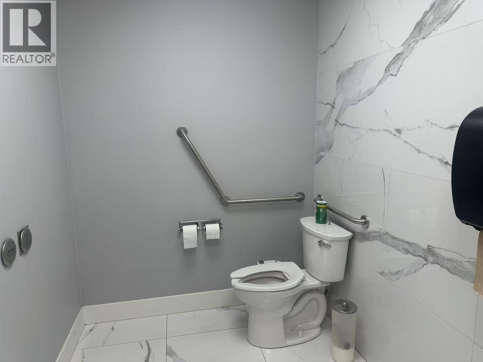 Photo of 447 W 8TH AVENUE 10