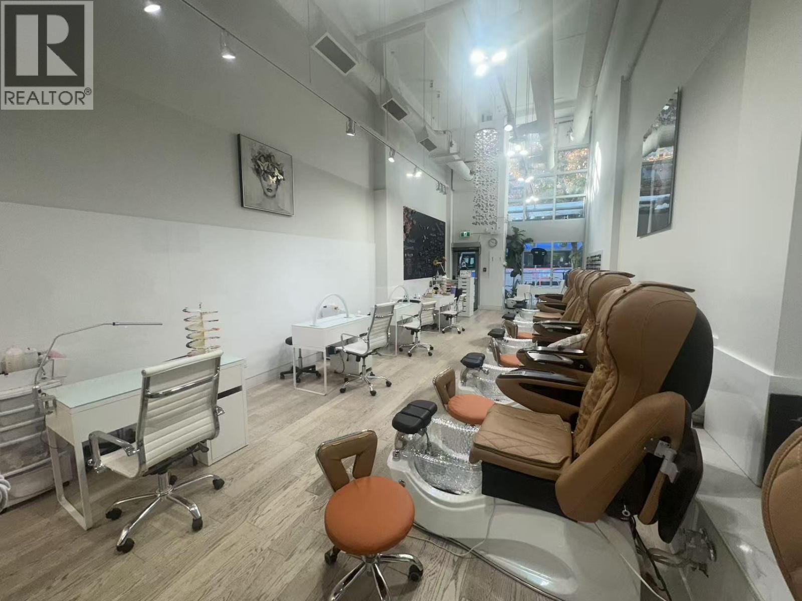 Photo of 447 W 8TH AVENUE 8