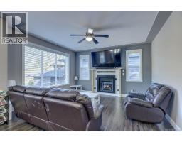 Living room - 2295 Ashlee Rd, Nanaimo, BC V9R6T4 Photo 10