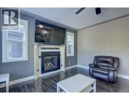 Kitchen - 2295 Ashlee Rd, Nanaimo, BC V9R6T4 Photo 13