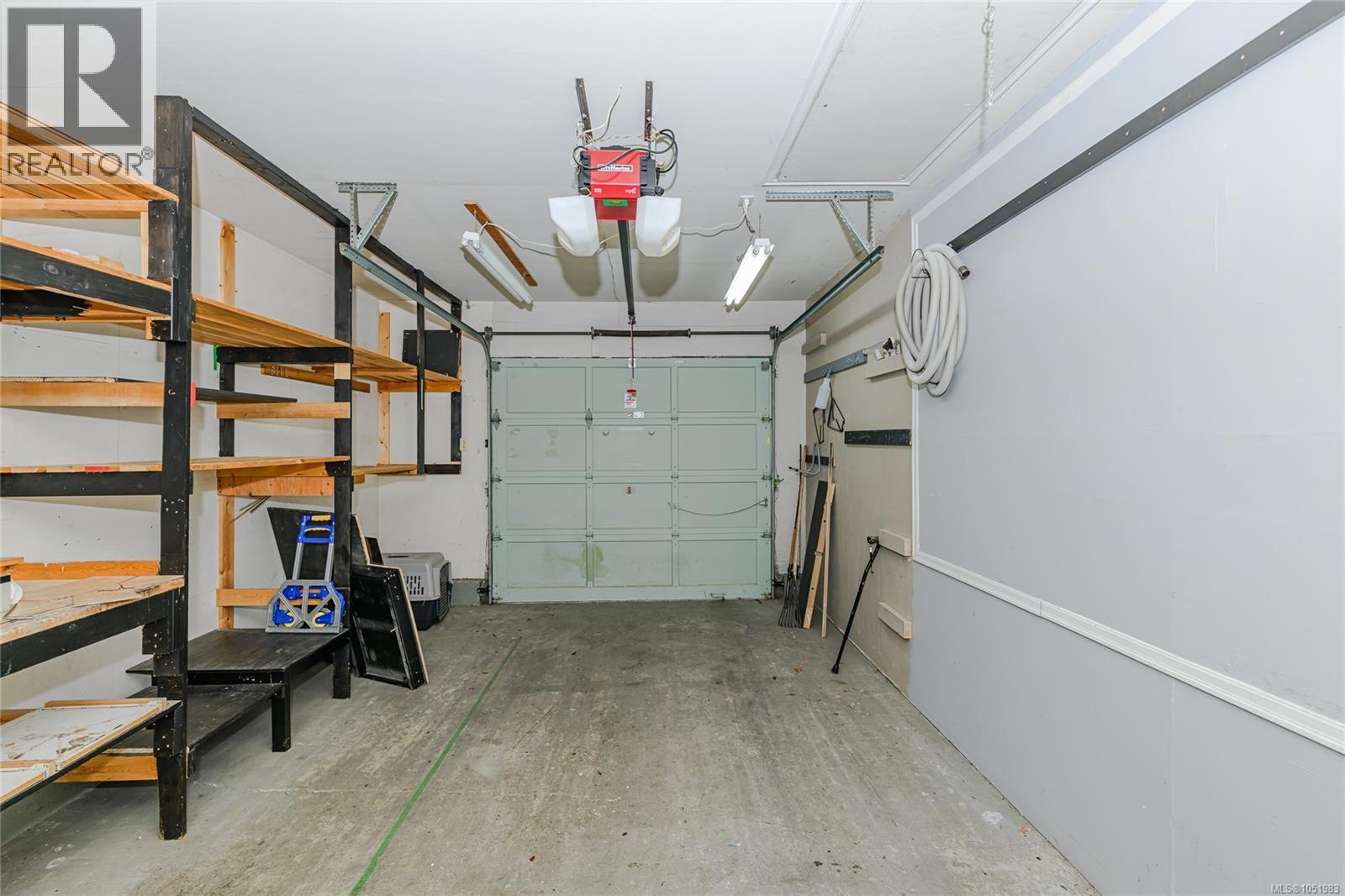 54 2070 Amelia Ave, Sidney - Image 1