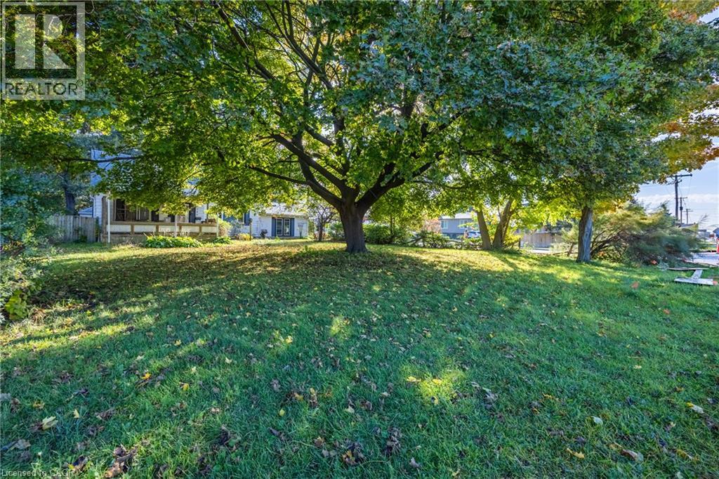 739 James Street — photo 20