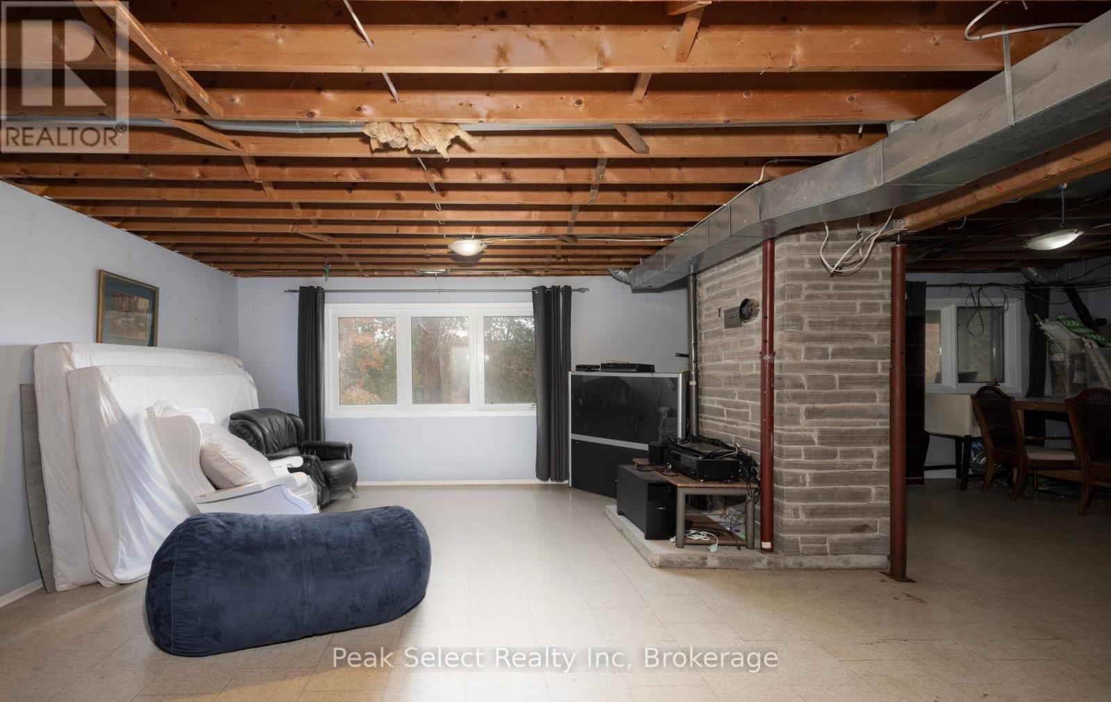 5 ROWLAND STREET - 31