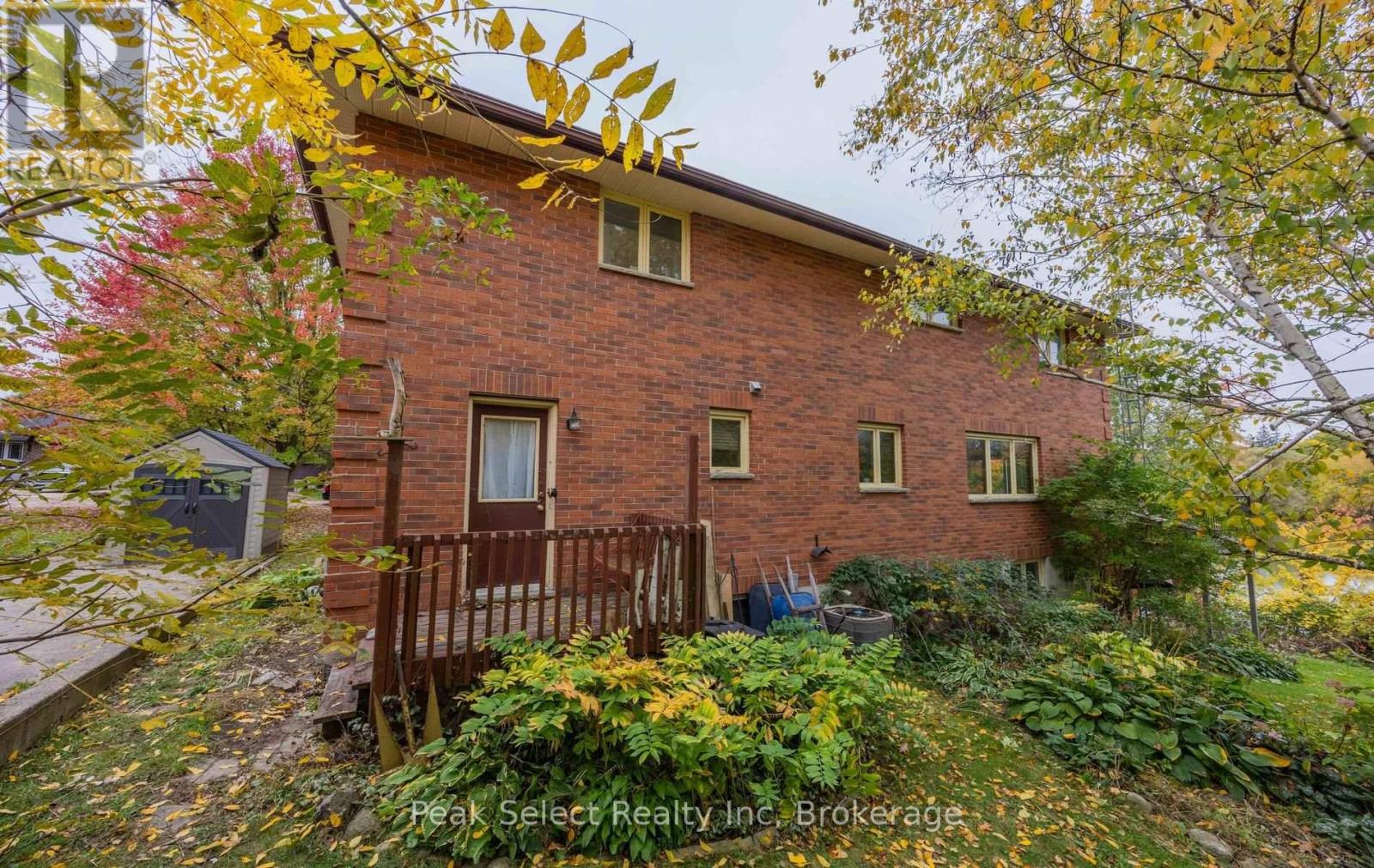 5 ROWLAND STREET - 39