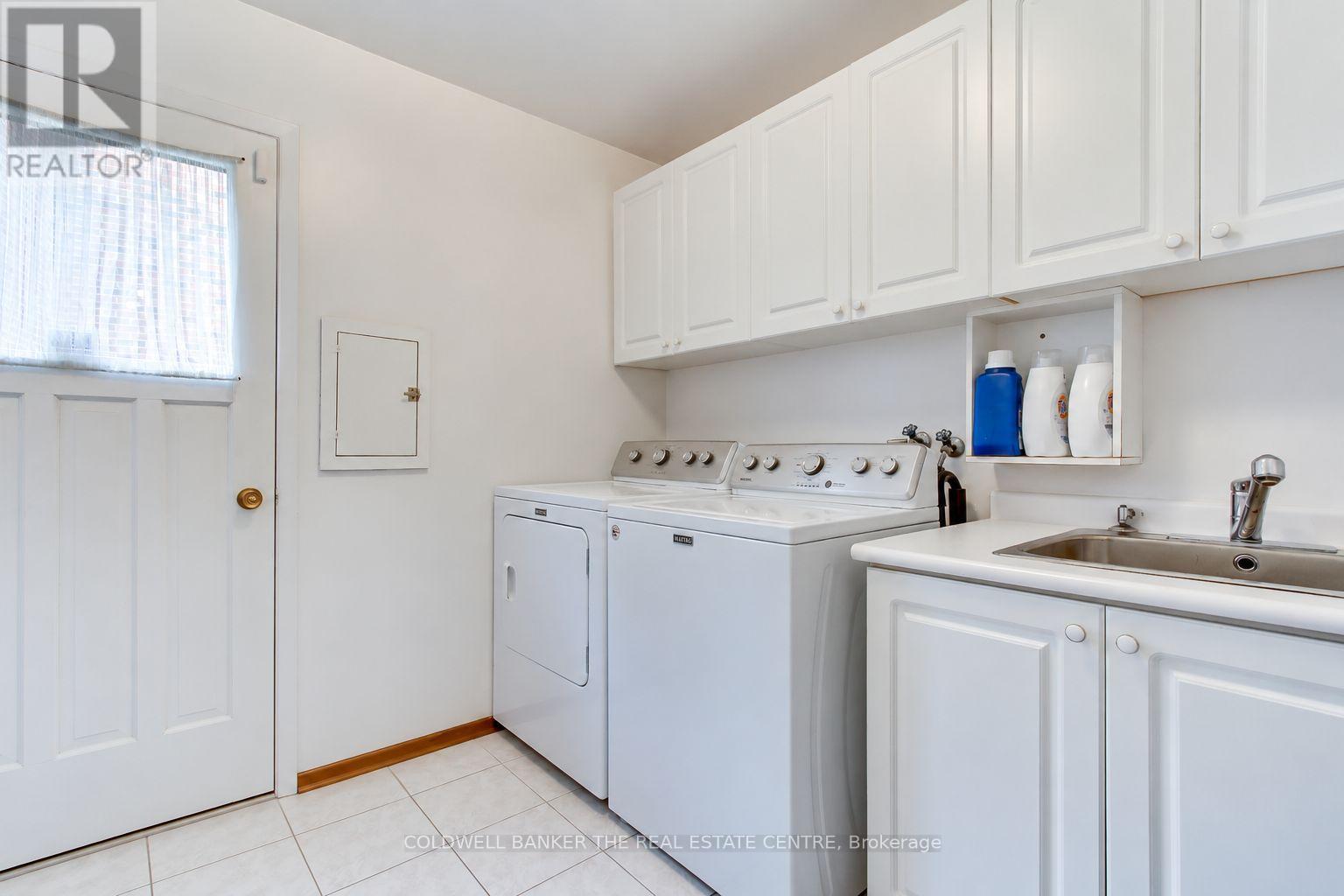 35 Tofino Crescent — photo 25