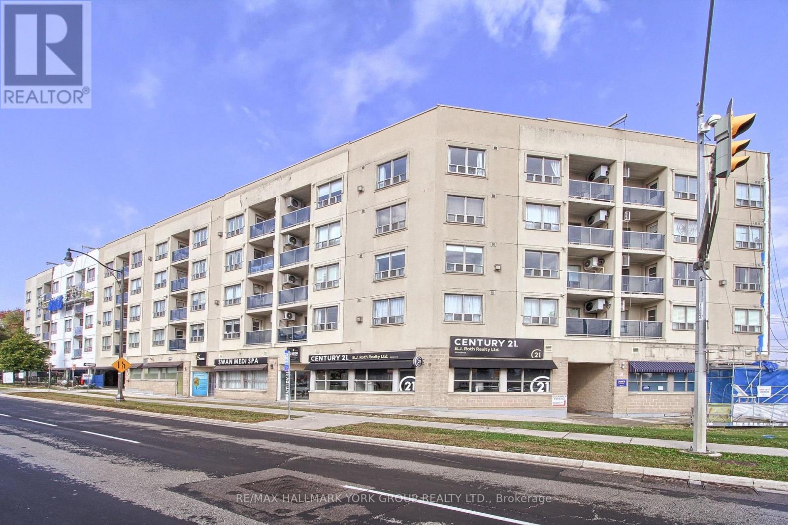 Listing photo of 304 - 160 WELLINGTON STREET E