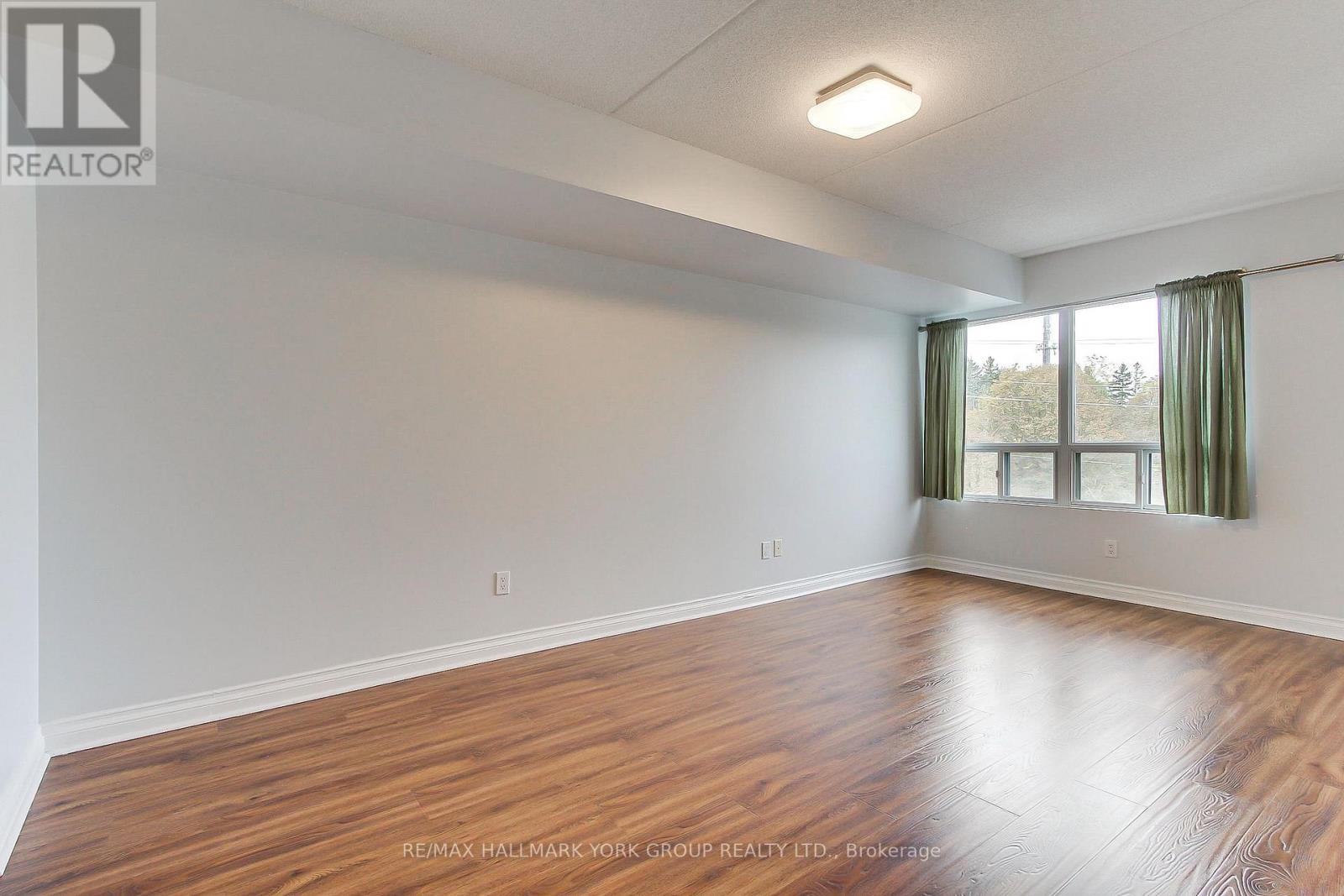 304- 160 WELLINGTON Street East, Aurora, ON photo 12