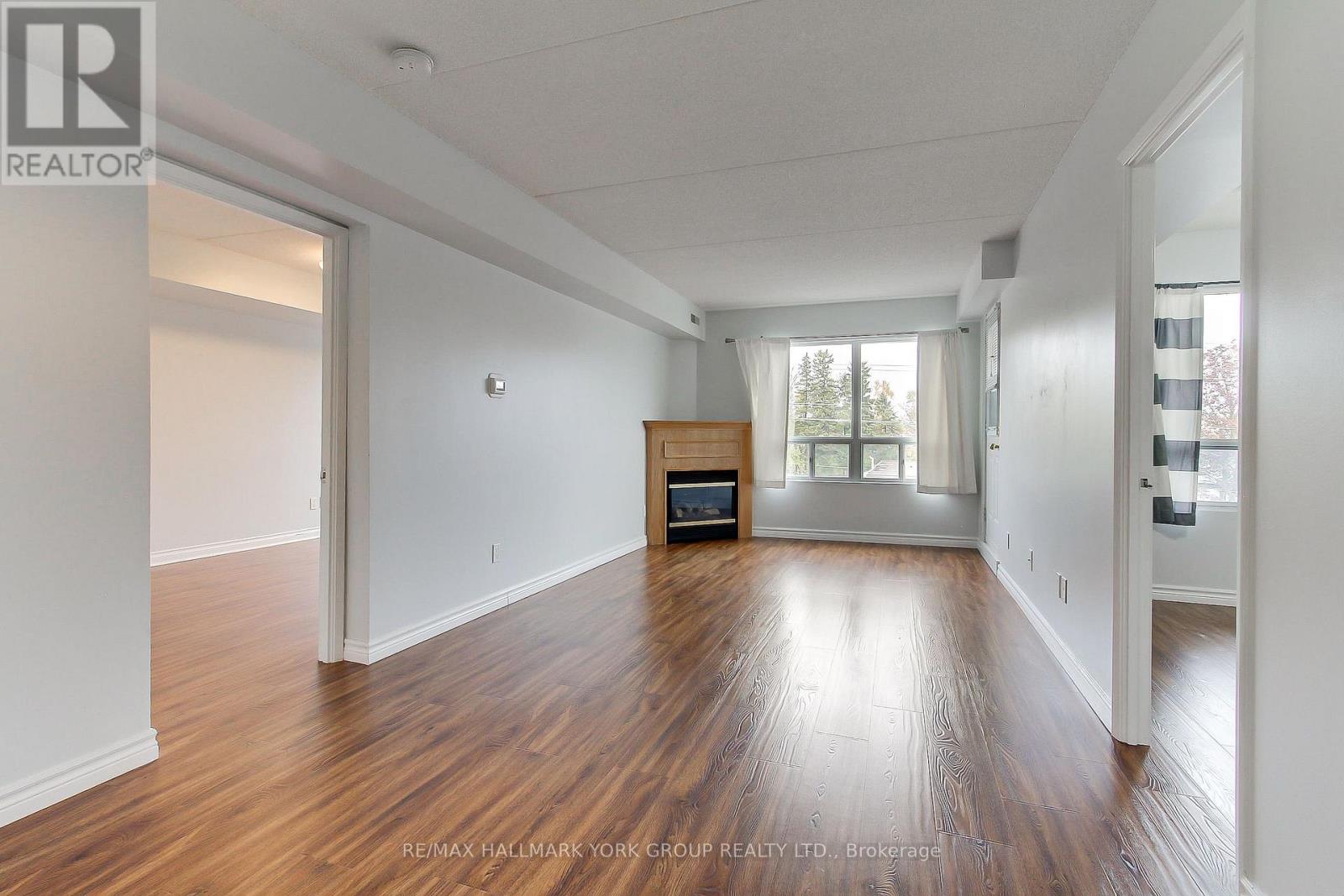 304- 160 WELLINGTON Street East, Aurora, ON photo 7