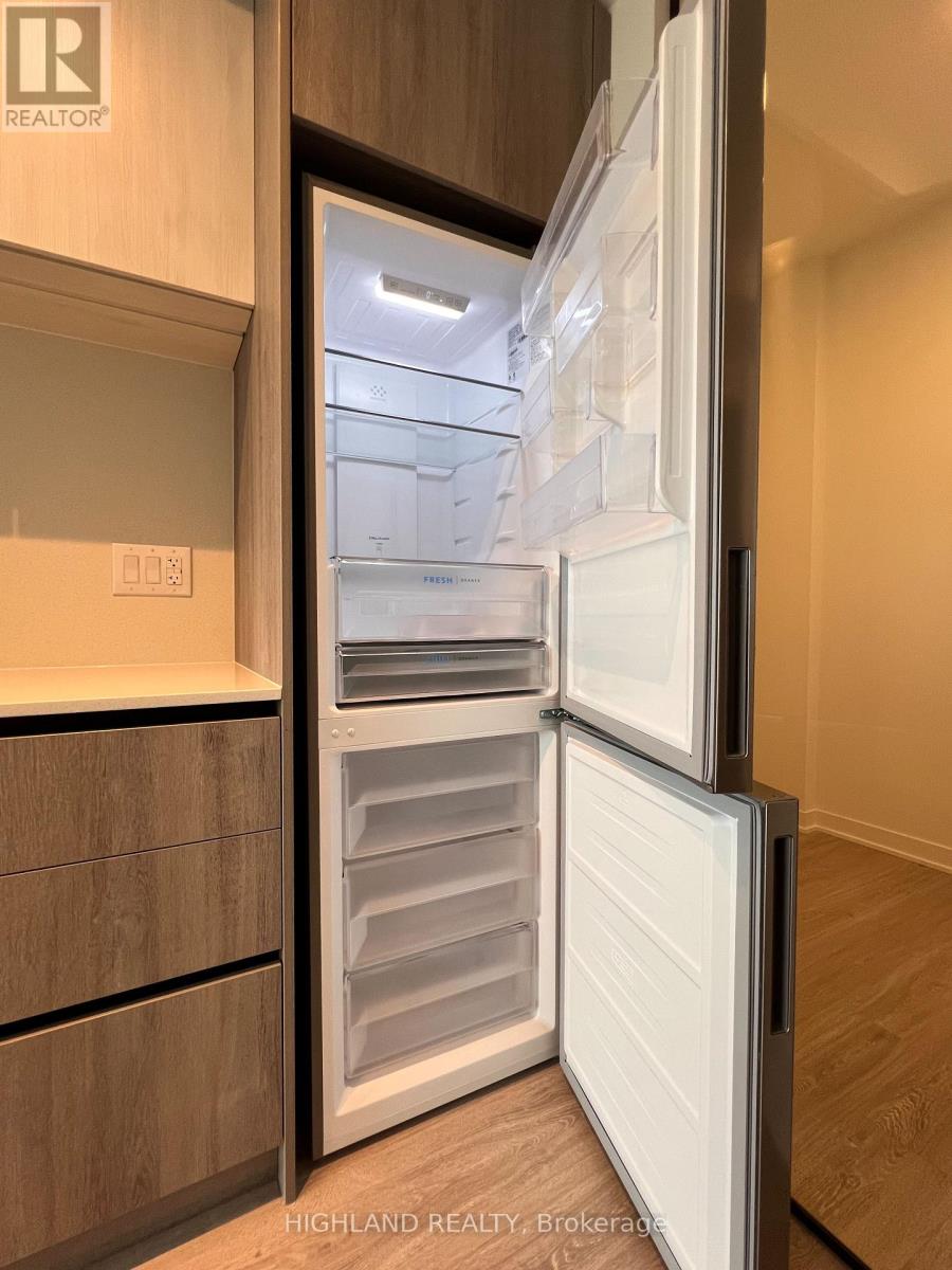 2495 Eglinton Avenue West — photo 18
