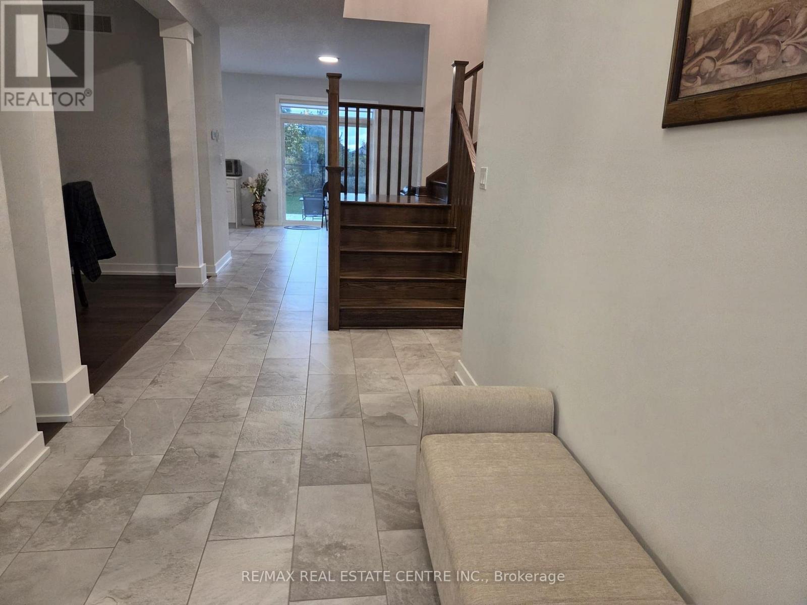 6 Feathers Crossing, St. Thomas, ON photo 5