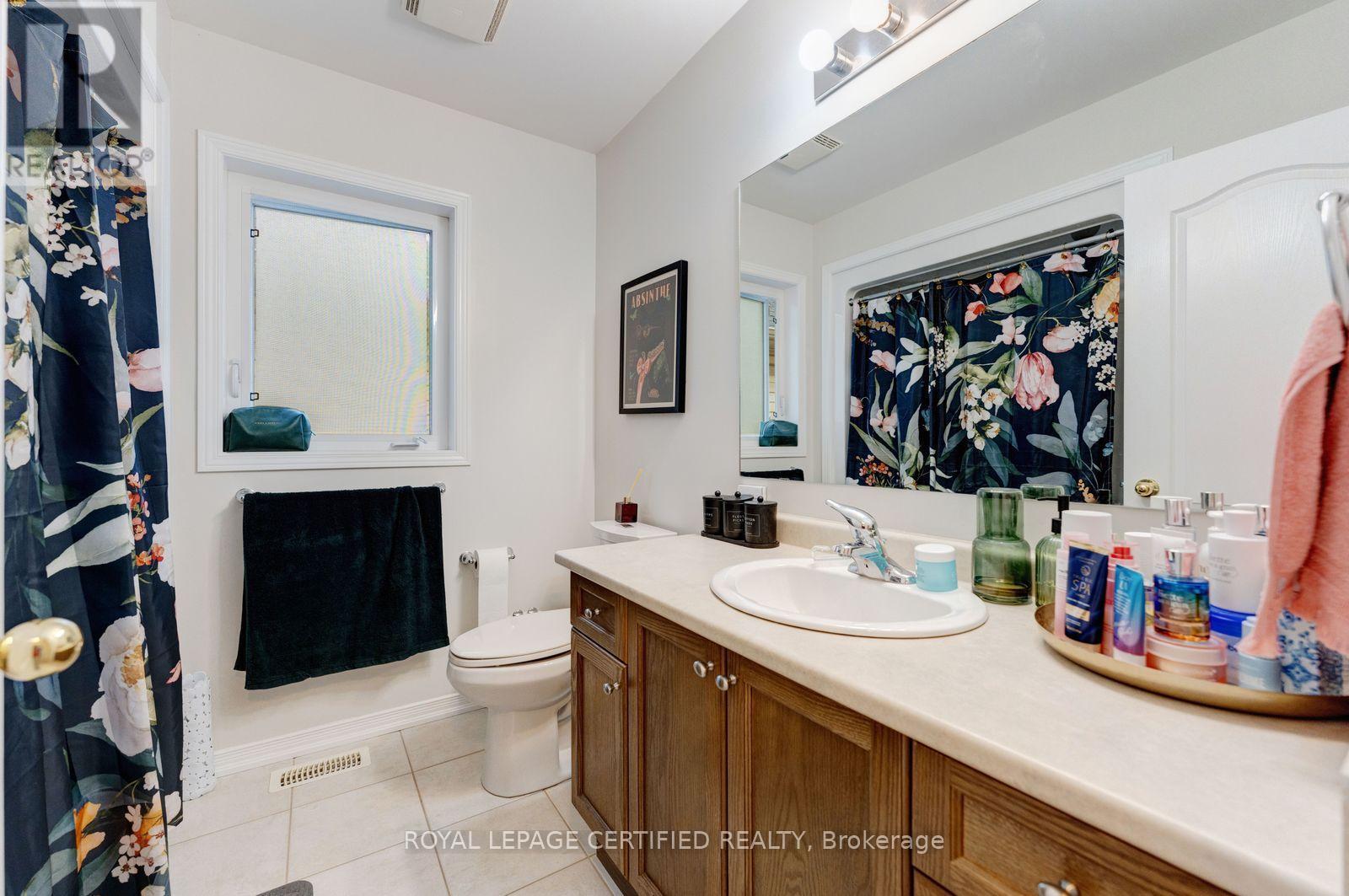 165 Palacebeach Trail, Hamilton, ON photo 21