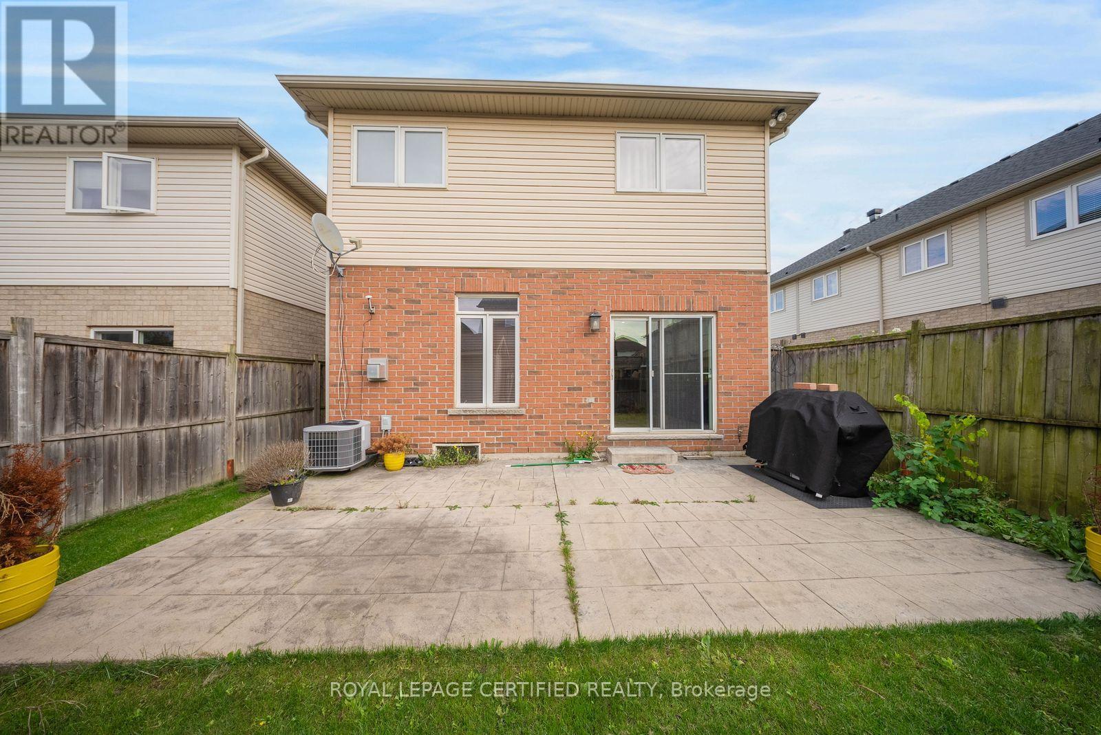 165 Palacebeach Trail, Hamilton, ON photo 24