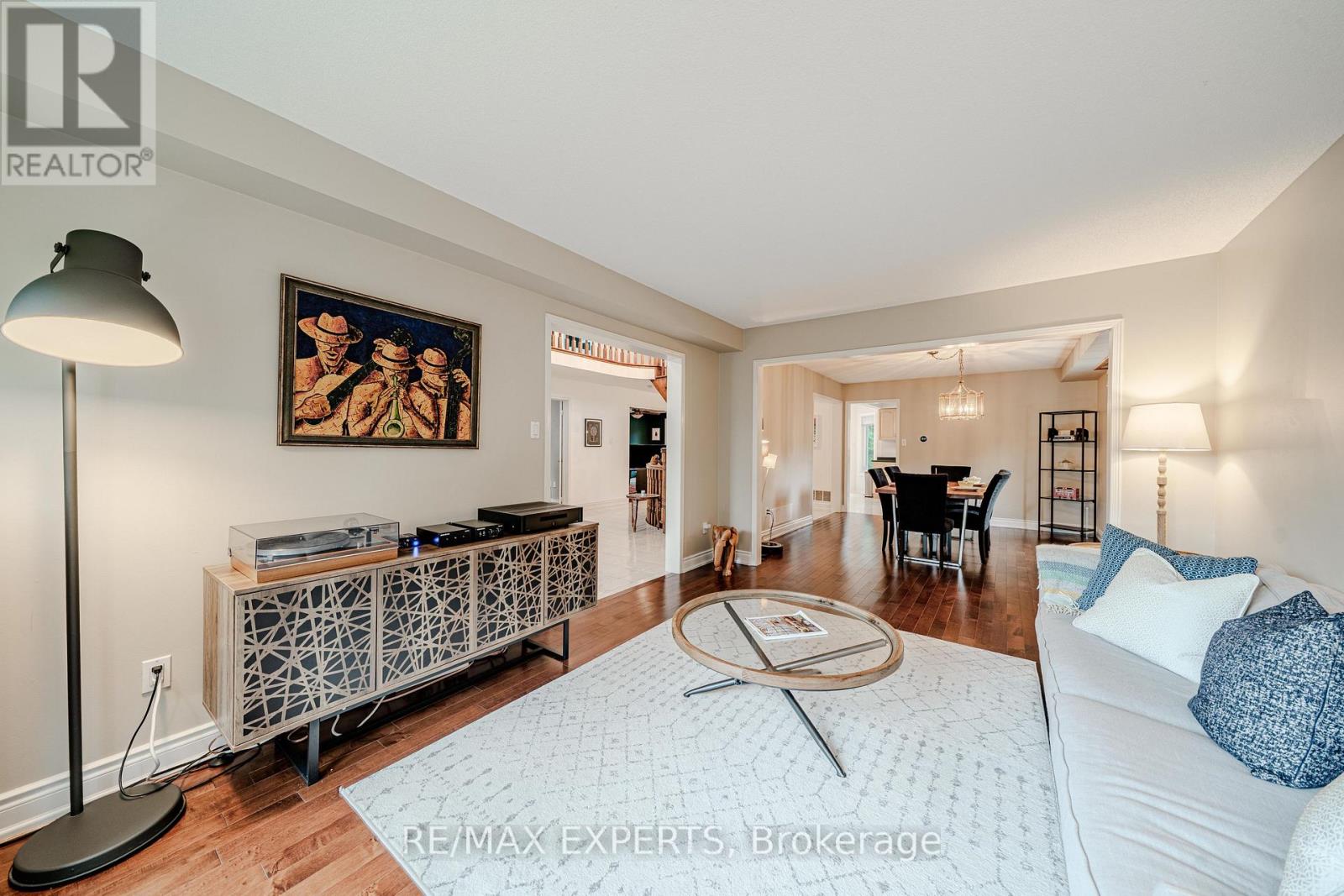 231 Mossbrook Square — photo 8