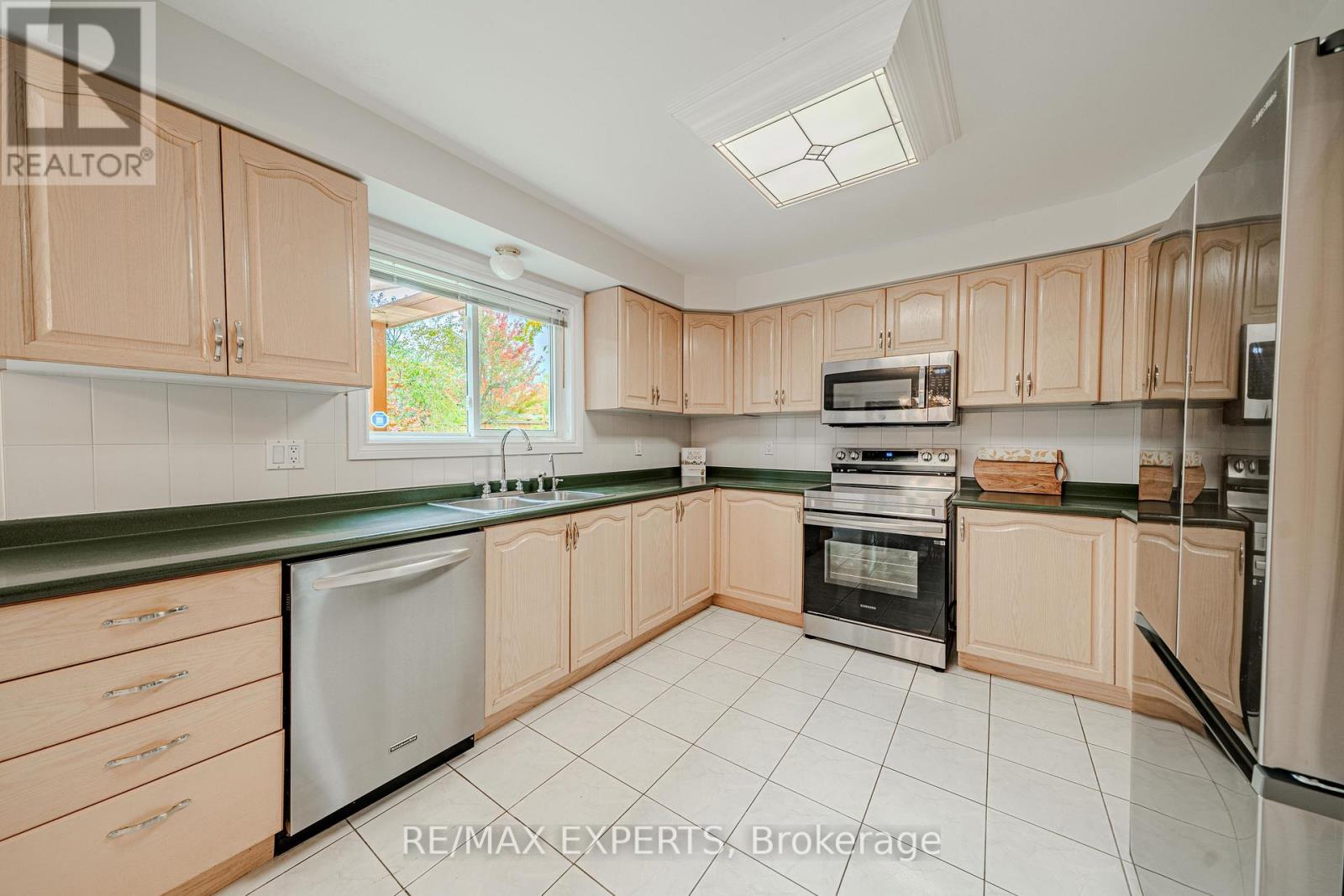 231 Mossbrook Square — photo 16