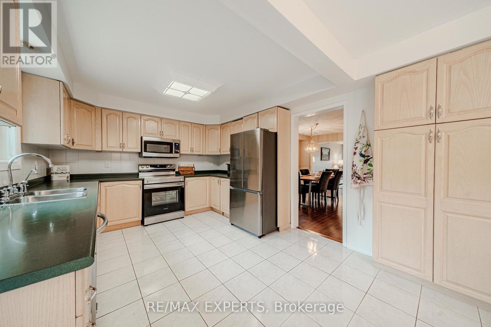 231 Mossbrook Square — photo 15
