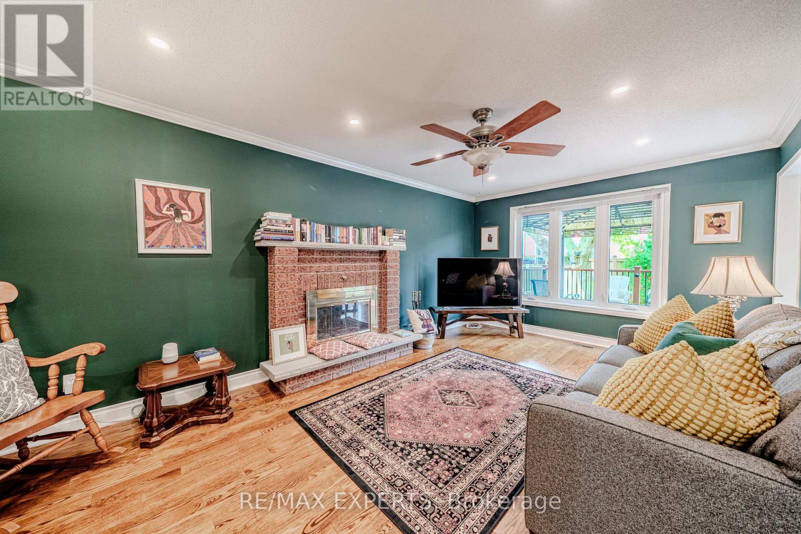 231 Mossbrook Square — photo 11