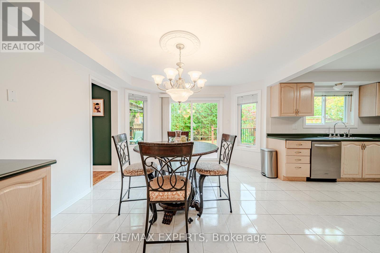 231 Mossbrook Square — photo 13