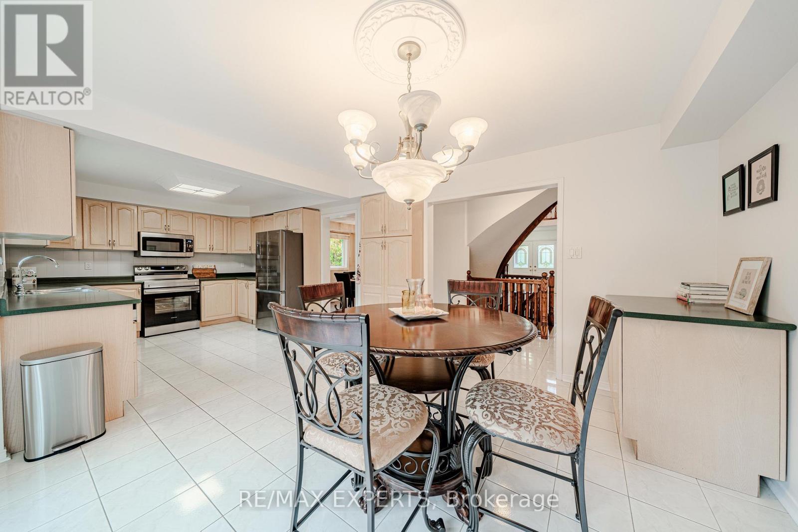 231 Mossbrook Square — photo 14