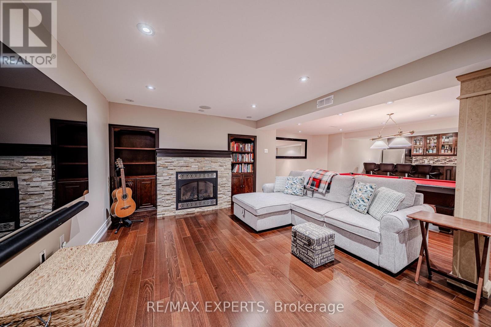 231 Mossbrook Square — photo 36