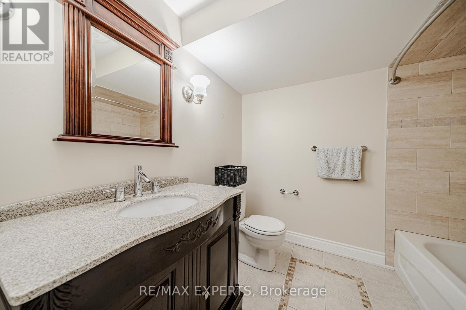 231 Mossbrook Square — photo 39